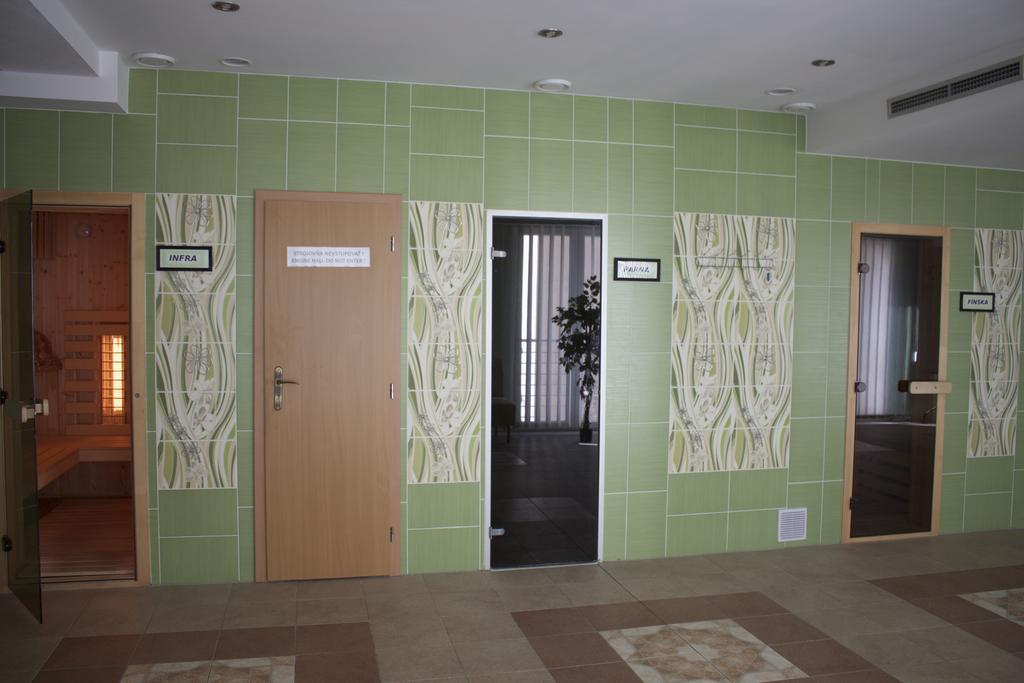 Hotel Vila Anna Тренчианске-Теплице Экстерьер фото